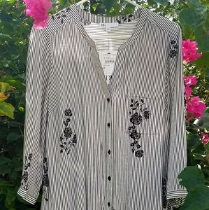 DR2 Nordstrom Rack button up top/blouse
